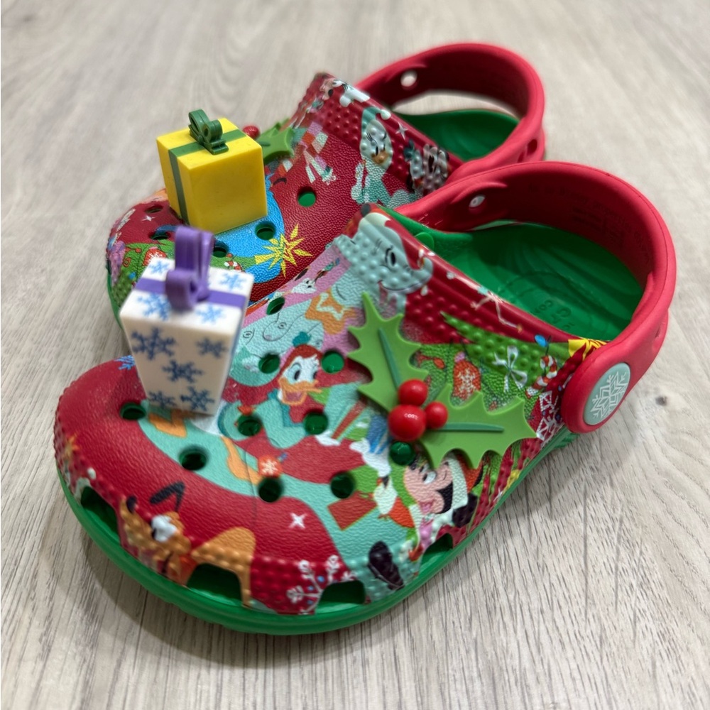 Disney Parks Christmas Kids Crocs C7